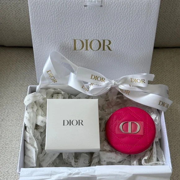 New Dior vibrant pink heart limited edition compact mirror - Picture 1 of 7